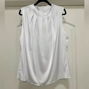 NWT Chloe Kristyn White Sleeveless Blouse